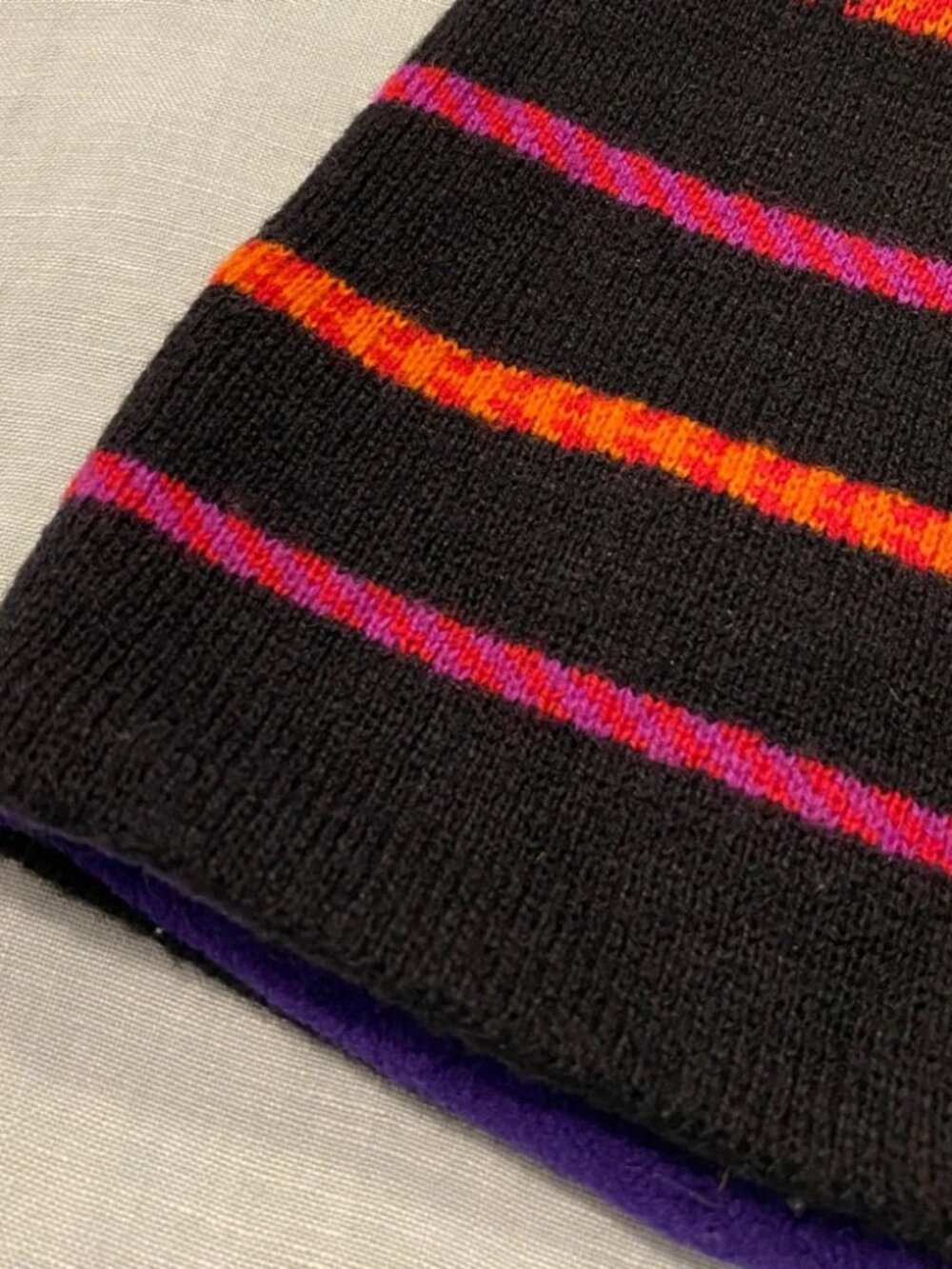 Vintage 1990s 1992 Patagonia black orange pink striped wool blend beanie hat - Picture 3 of 9